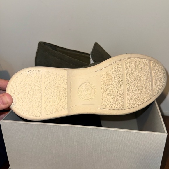 NEW Johnston & Murphy Men's Suede Loafers Marlow - Olive Green Size 8.5 - Picture 2 of 8
